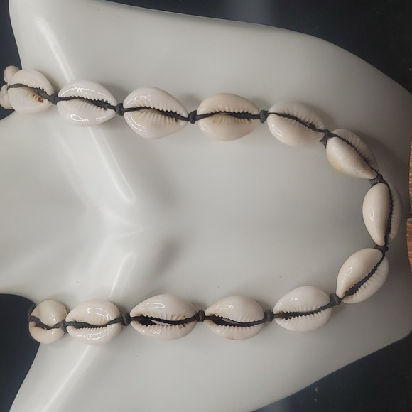 Heavy authentic cowrie shell Beach bohemian N3011‎